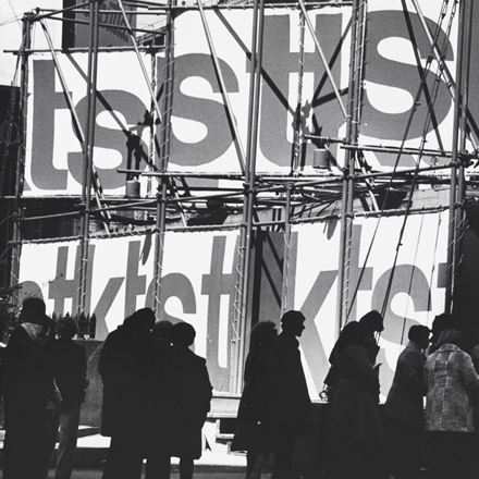 Andreas Feininger (1906-1999). Theatre Ticket Sale, Times Square, 1979. Museum of the City of New York. 90.40.27